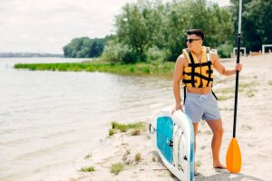 Consejos para mantener el equilibrio en tu tabla de Paddle Surf y evitar caídas