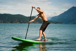 ¿Paddle Surf o SUP? Descubre sus diferencias y elige el mejor deporte acuático para ti