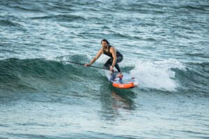 Consejos para vestir como todo un surfer en tus sesiones de Paddle Surf
